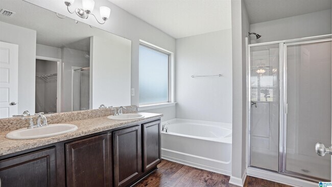 Building Photo - 3821 Kendall Brook Dr