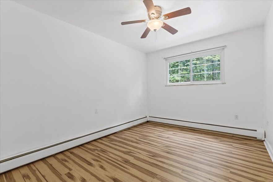 Building Photo - 116 Hickory Hill Ln