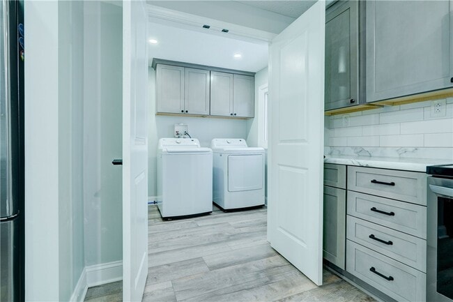 Building Photo - 138 S Union St