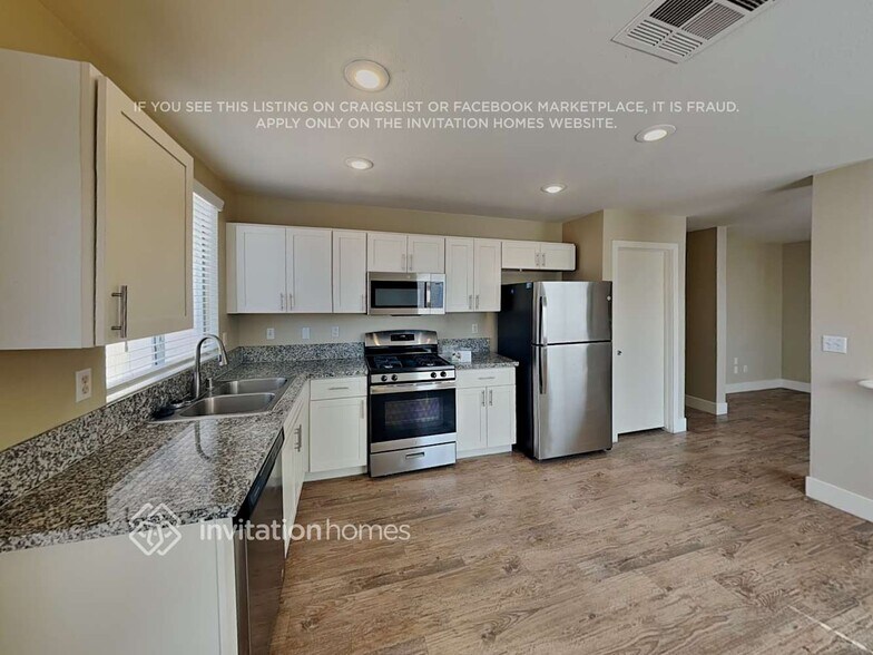 Building Photo - 885 Angelus Oaks Dr