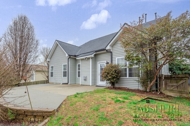 Building Photo - 325 Timber Meadow Lake