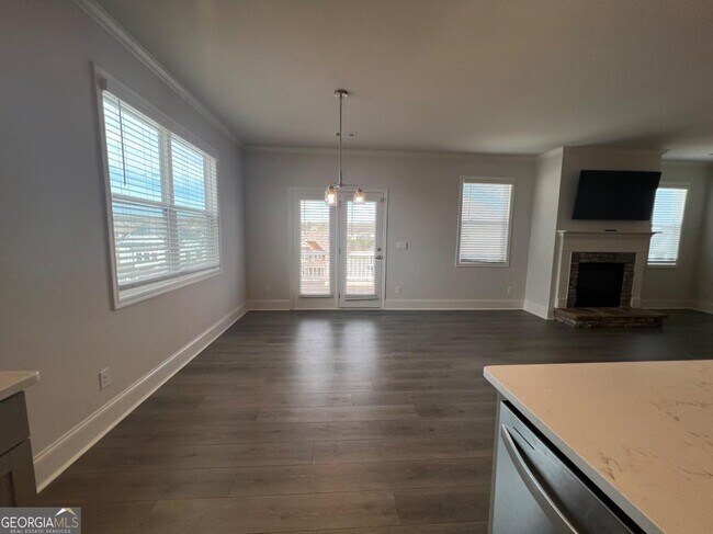 Building Photo - 7214 Whitewater Dr