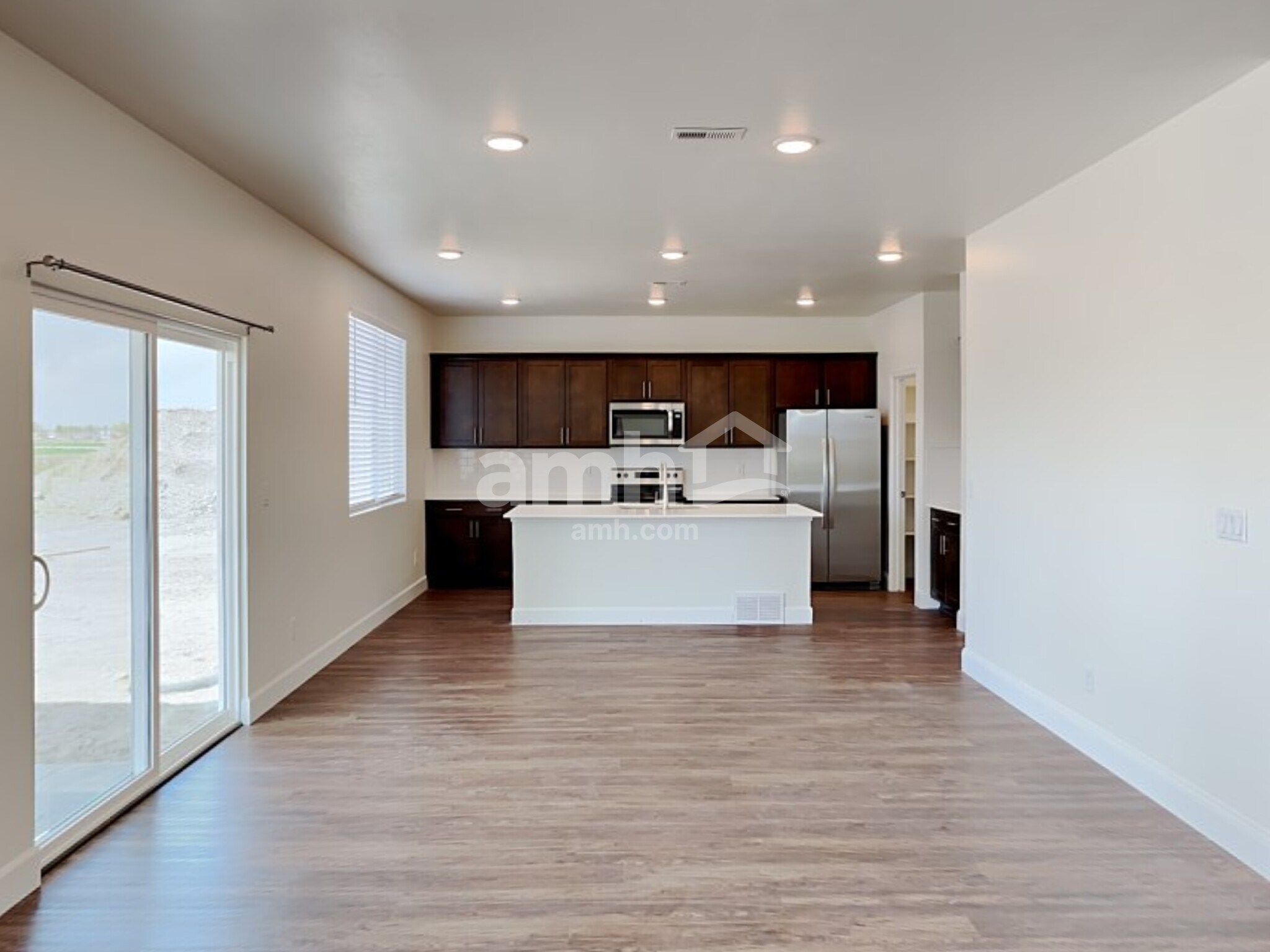 Building Photo - 3324 Fields Ave