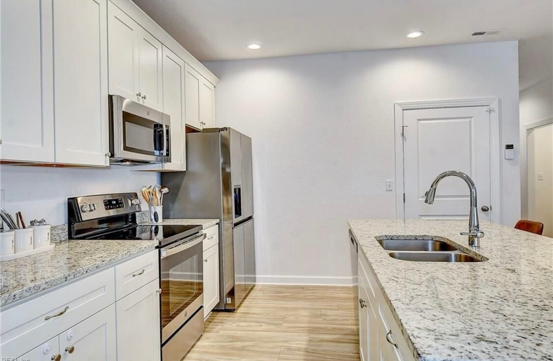 Building Photo - 1243 Jadens Way