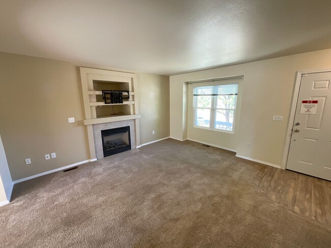 Building Photo - 3 Bedroom Home Available Near Milton E Pro...
