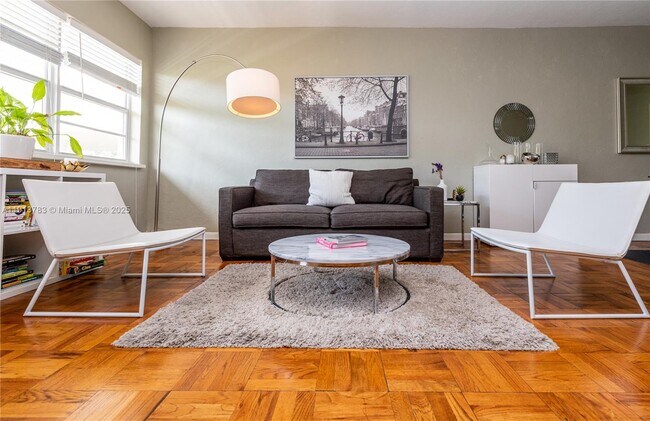 Primary Photo - 350 S Shore Dr