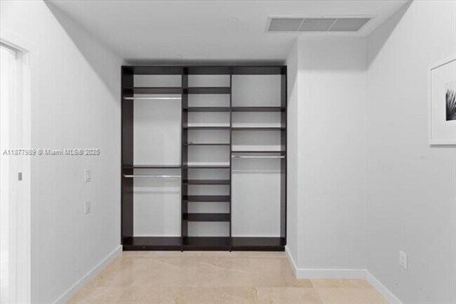 Building Photo - 1100 Biscayne Blvd