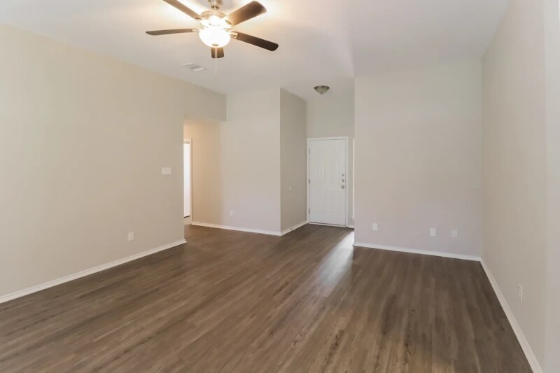 Building Photo - 2634 Hill Street Cove