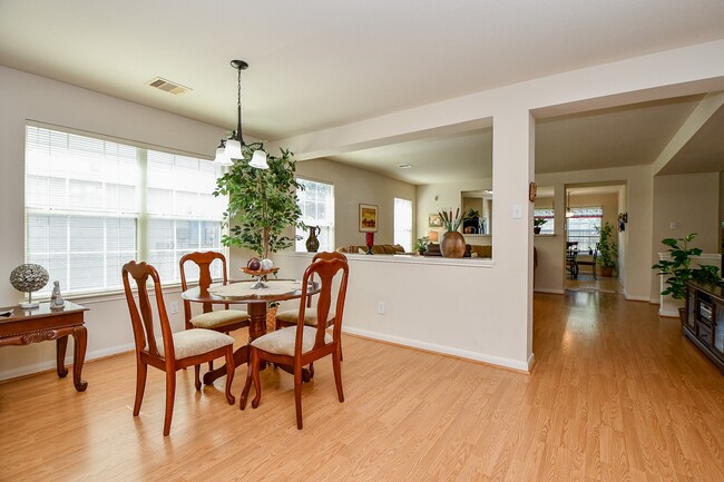 Building Photo - 18114 Waverly Hollow Ln