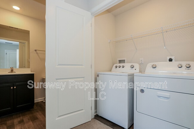 Building Photo - 66 Arlotta St