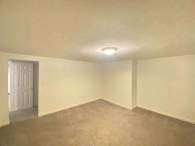 Building Photo - 94 Millville St