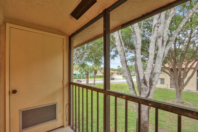 Building Photo - 21938 Remsen Terrace