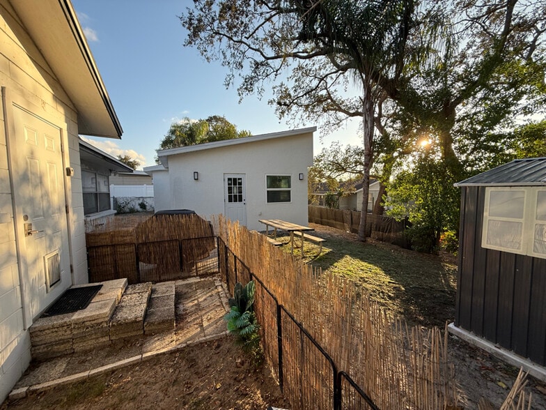 Building Photo - 10920 N 29th St