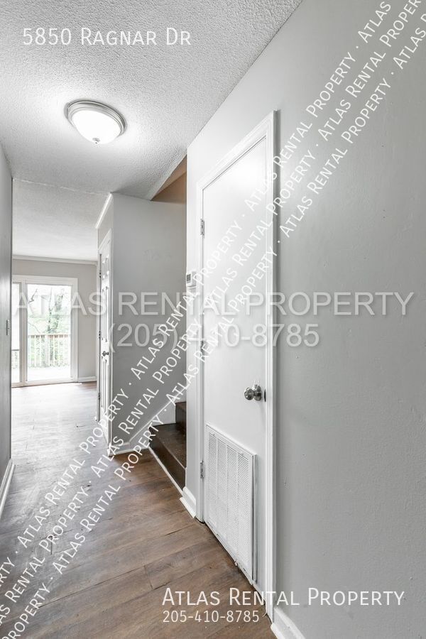 Building Photo - 5850 Ragnar Dr