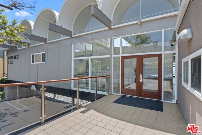 Building Photo - 30604 Sicomoro Dr