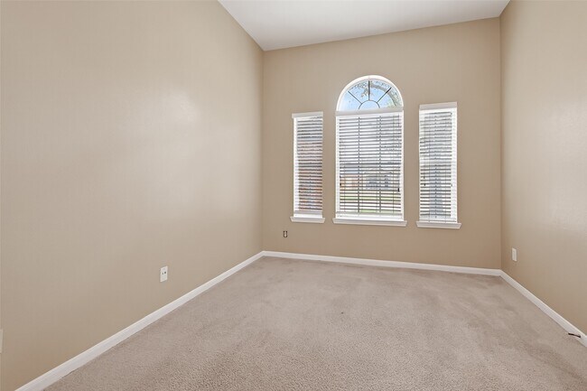 Building Photo - 18727 Forest Deer Rd