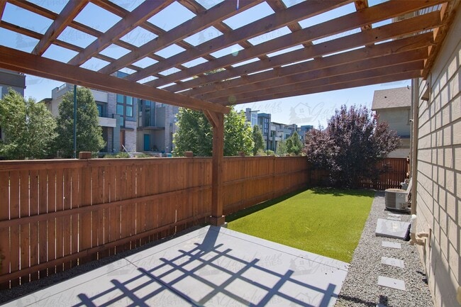 Building Photo - 10294 E 59th Ave