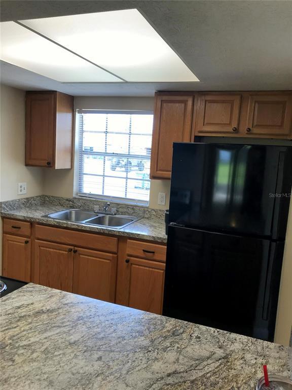 Building Photo - 9525 Lake Park Dr