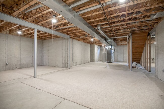 Building Photo - Welcome Home! 4 Bedroom/2.5 Bath Home in Avon!