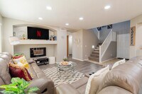 Building Photo - 1387 E 10th Pl