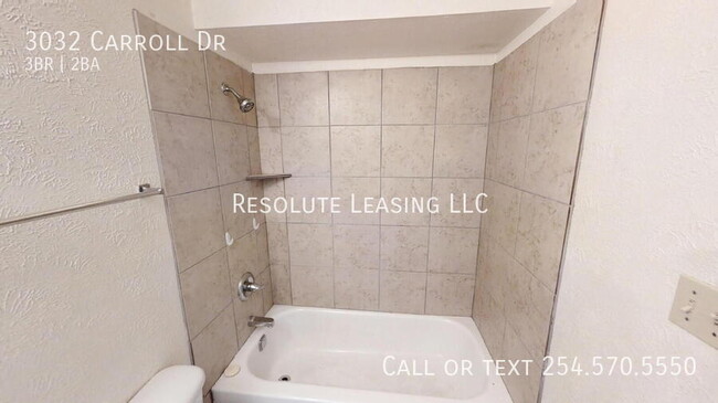 Building Photo - 3032 Carroll Dr