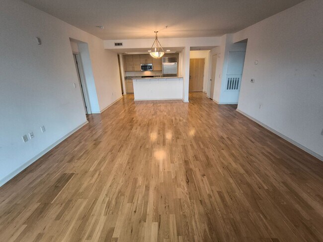 Building Photo - $500 MOVE IN SPECIAL!!! LUXURY 2 BEDROOM CONDO IN DOWNTOWN WALNUT CREEK, CA!