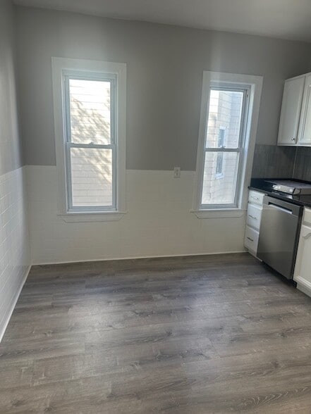 Building Photo - 96 Heath St