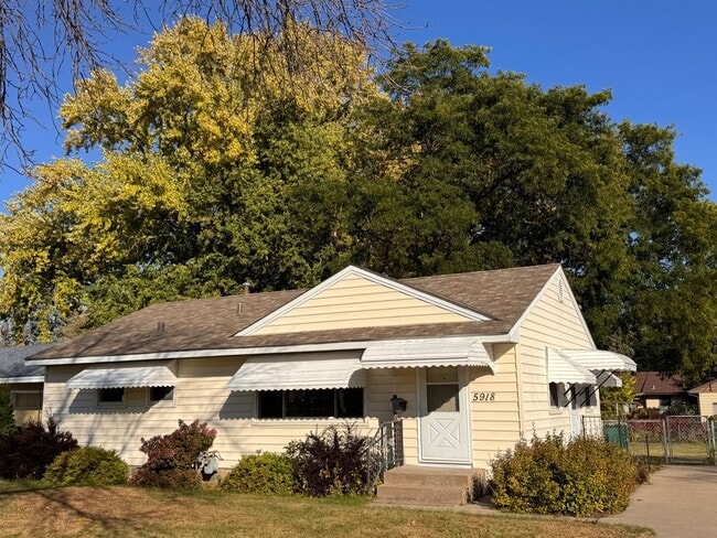 Primary Photo - AVAILABLE NOW! Gorgeous, Newly Renovated 5...