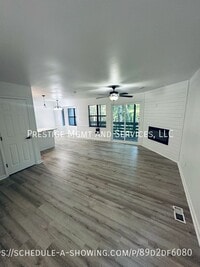Building Photo - 5 Villa Dr