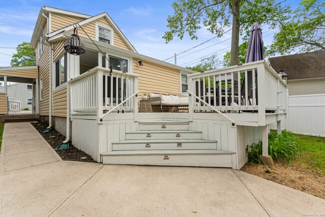 Building Photo - 15 Hawthorne Rd