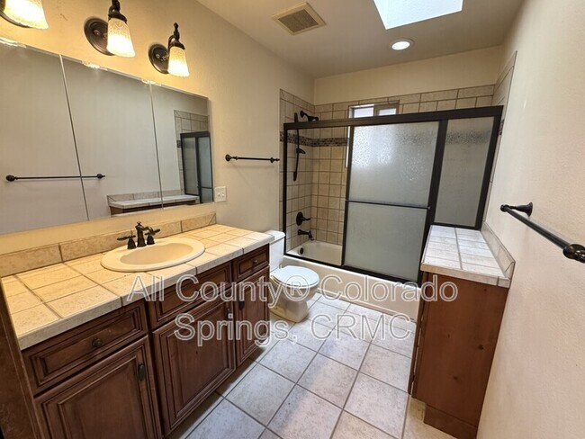 Building Photo - 380 Ponderosa Ln