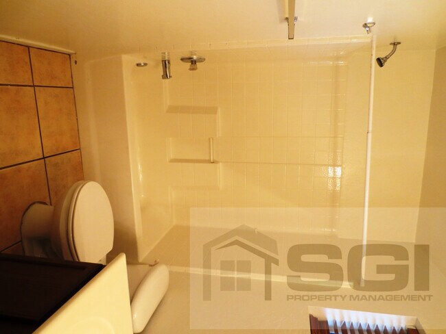 Building Photo - 3511 W Thurman Dr