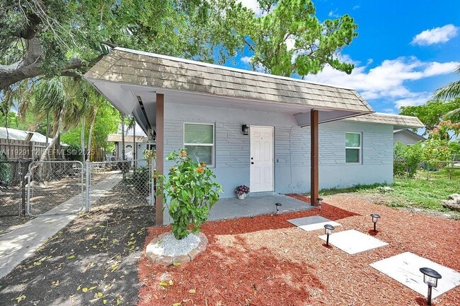 Building Photo - 4109 SW 23rd St