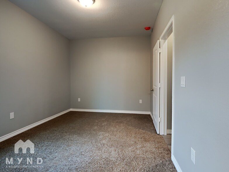Building Photo - 16649 E Hammon