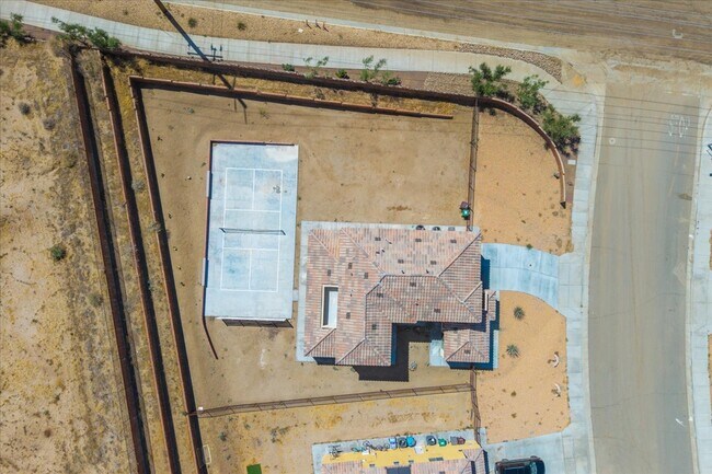 Building Photo - 56923 Ivanhoe Dr
