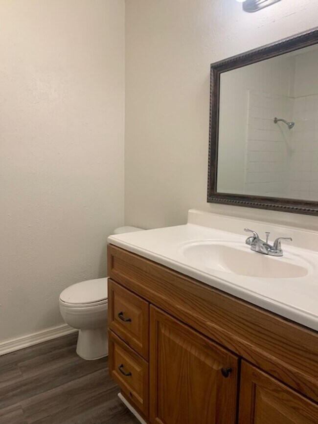 Building Photo - Move in ready! 3 Bedroom, 2 Full Bath Home...