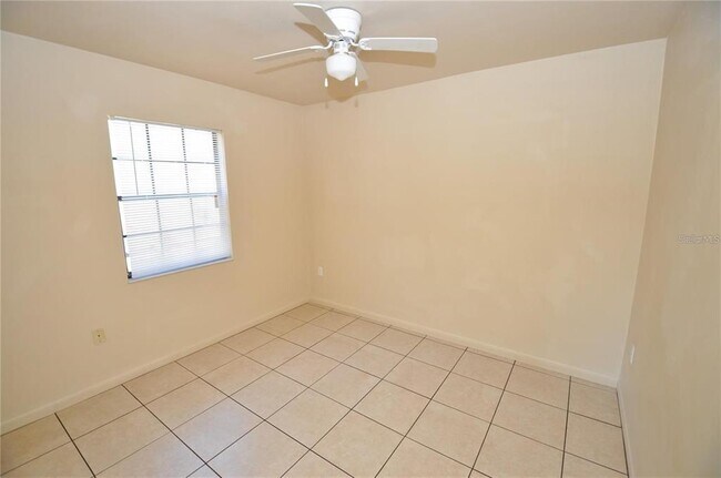 Building Photo - 131 Denton Ave