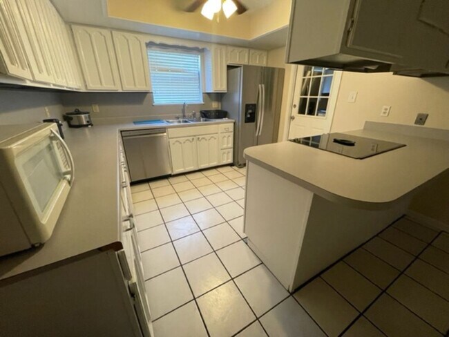 Building Photo - Nice Three Bedroom, 2 Bath home for rent.