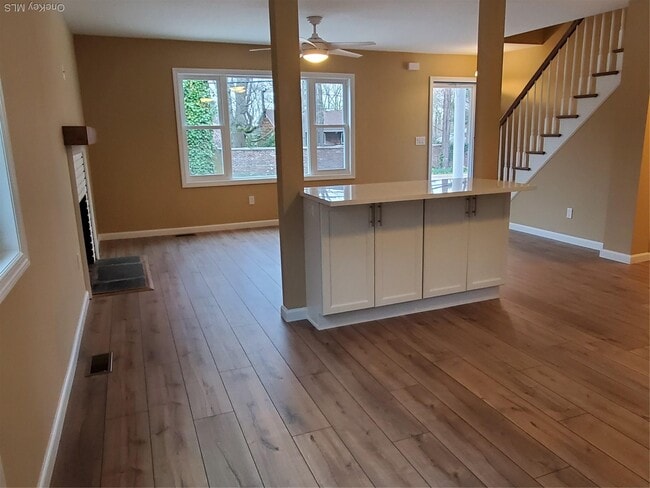 Building Photo - 128 Bayville Ave