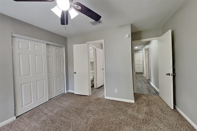 Building Photo - 8607 Pines Pl Dr