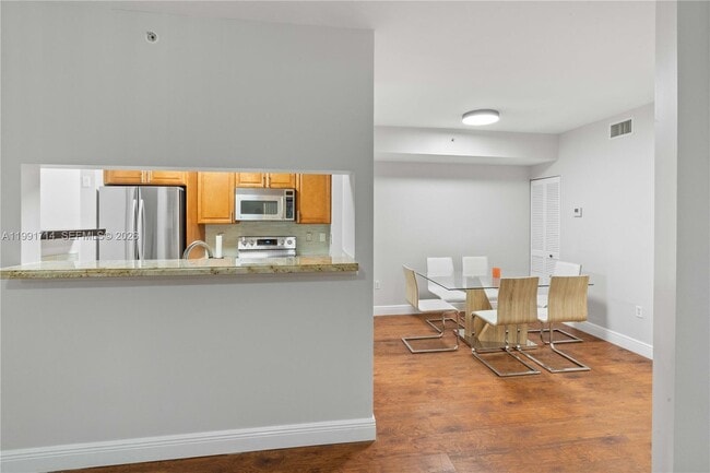 Building Photo - 2120 W Preserve Way