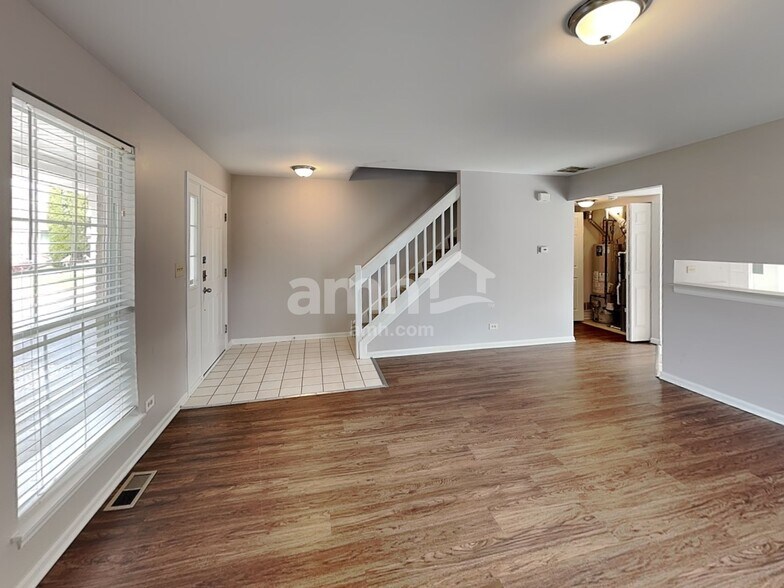 Building Photo - 2402 Wild Cherry Ct