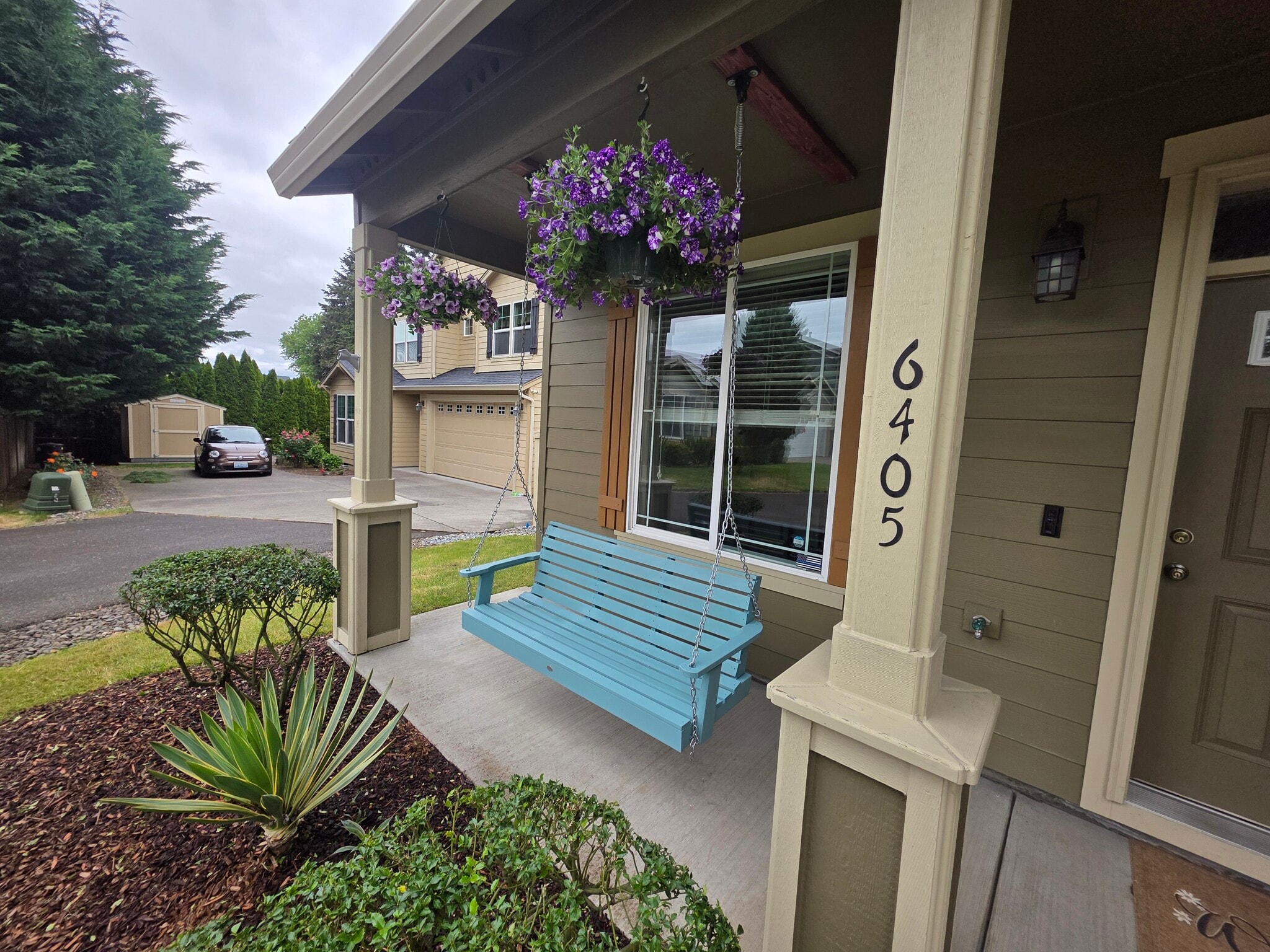 Building Photo - 6405 NE 87th Ave