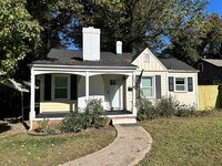 Building Photo - Cozy 2 Bedroom Home in Oakhurst!