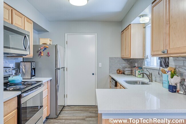 Building Photo - 14390 SW Furlong Way