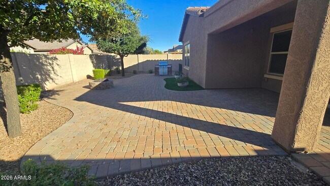 Building Photo - 10826 Avenida Del Rey