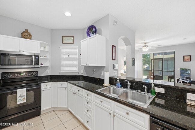 Building Photo - 135 Calle el Jardin