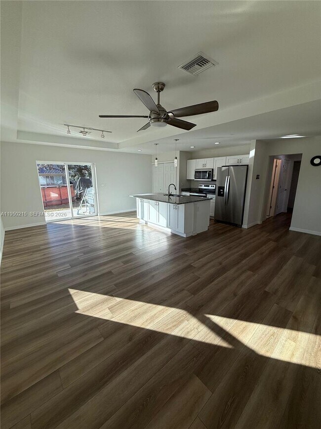 Building Photo - 4103 Loretto Ave