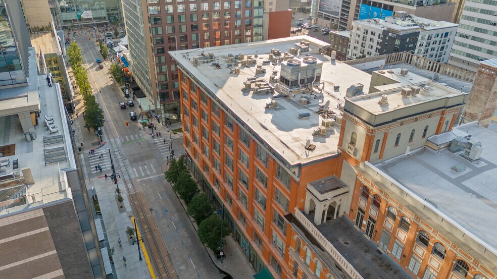 Building Photo - 1555 California St