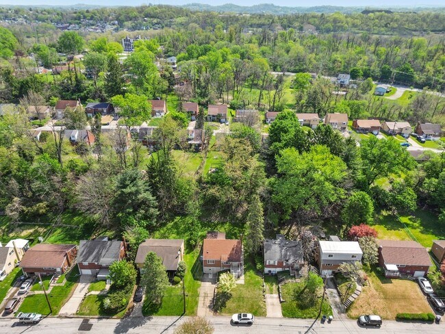 Building Photo - READY NOW!! FULLY RENOVATED 3 Bedroom in PENN HILLS